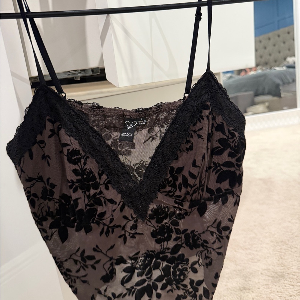 Windsor Black Floral Velvet Cami - Picture 4 of 4